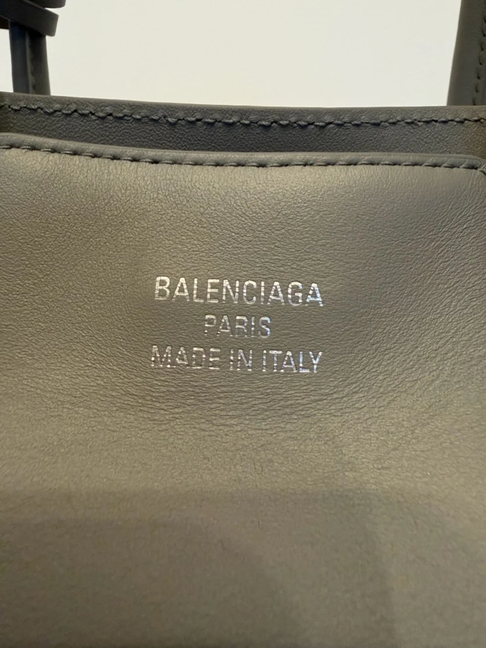 Balenciaga BEL AIR CARRY ALL BAG SMALL IN CLOUD GREY - Picture 8 of 16